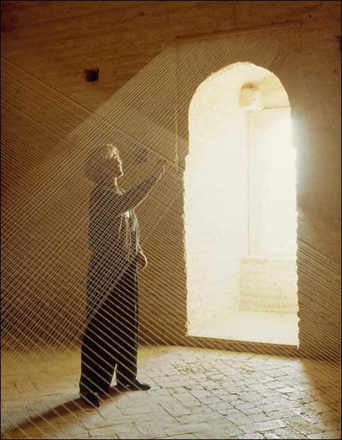 Soledad Sevilla. Toda la Torre. El día, 1990. Instalación, dimensiones variables © Soledad Sevilla